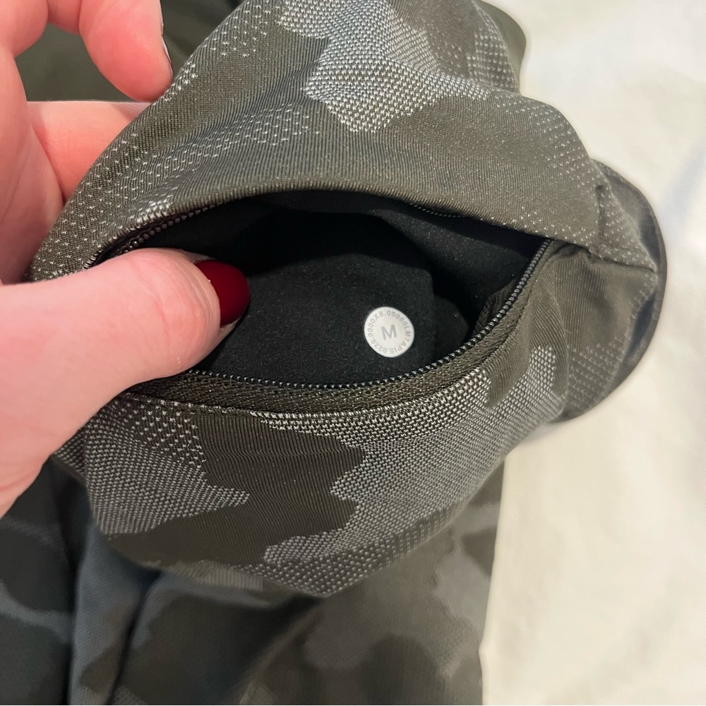 Lululemon Zeroed In Shorts - Picture 4 of 7